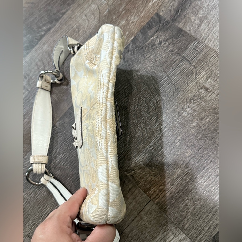 Coach Vintage Cream Shoulder Bag - Picture 5 of 12